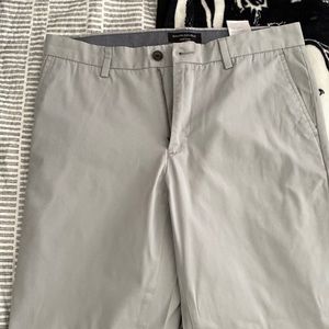Banana republic Chino khaki pants 33x34